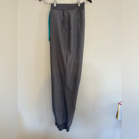High Waisted Zamora Jogger Scrub Pants - Picture 7 of 11